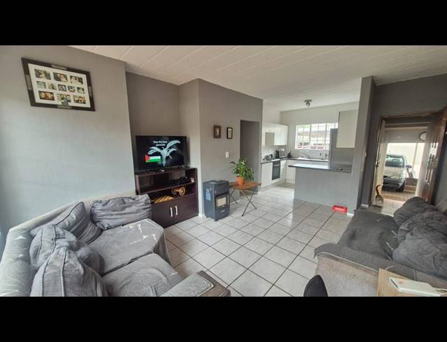 3 BEDROOM APARTMENT FOR SALE IN ROODEKRANS